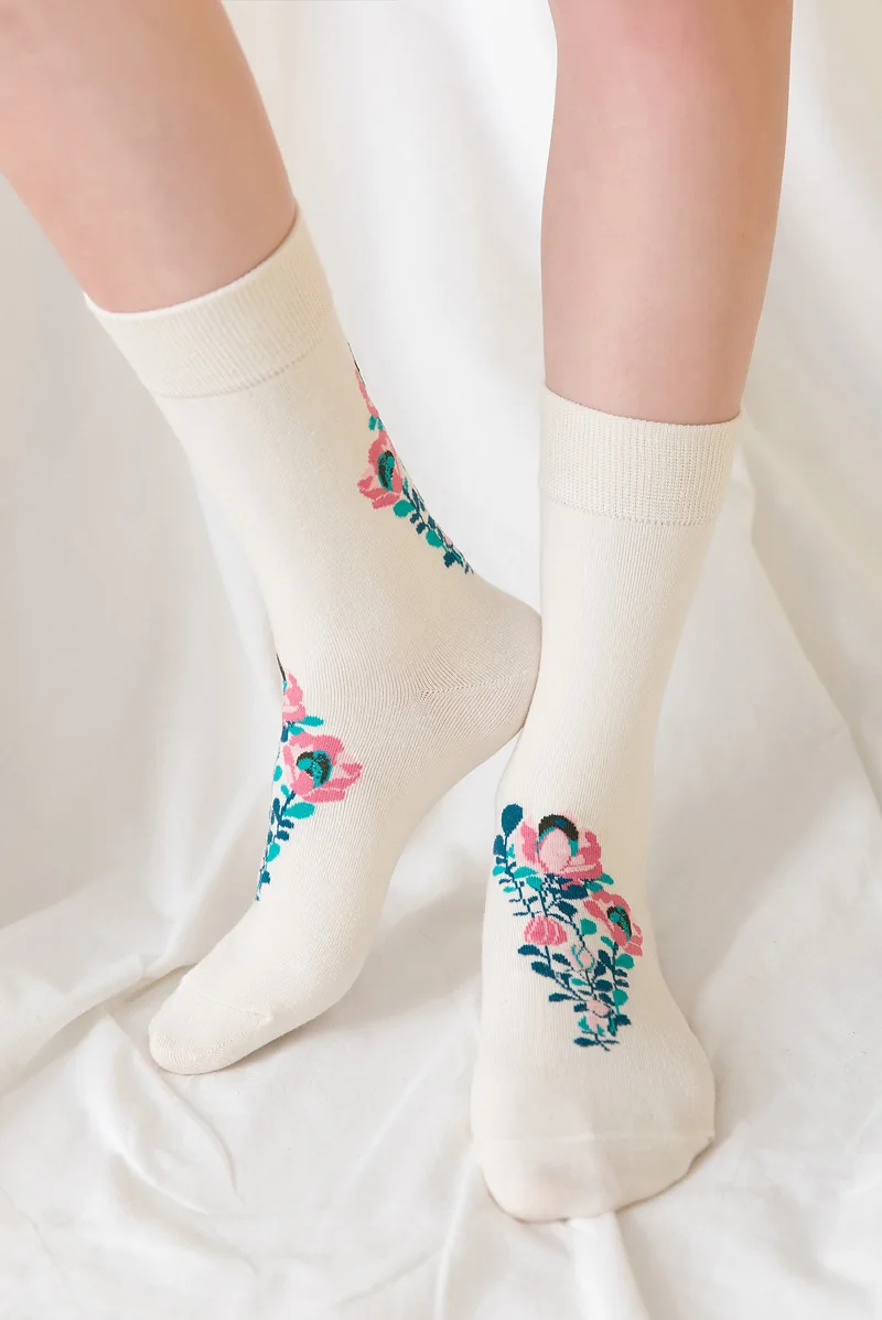 Girl Patterned Print Socks Harajuku Long Socks Cotton Women's High Socks Set Fall Winter Art Sox Floral Hosiery sale 4 Pairs/lot