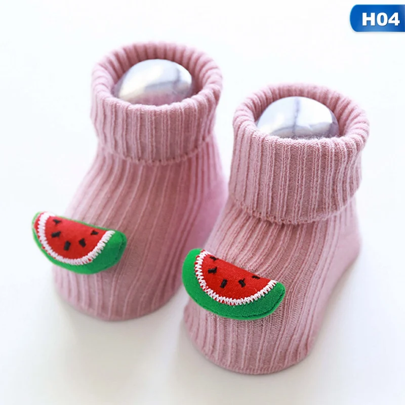 Носки-тапочки для малышей осенне-зимние Нескользящие хлопковые плюшевые носки с фруктами для маленьких девочек и мальчиков, мягкие милые носки для От 0 до 1 года