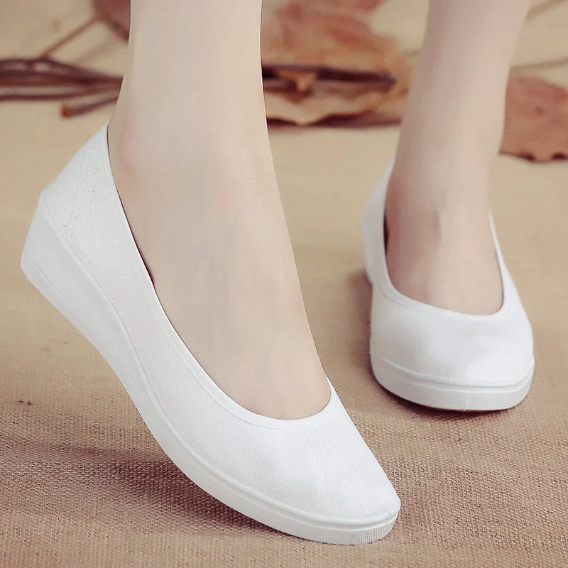 Новинка; парусиновая обувь для медсестры; однотонная женская повседневная обувь на платформе; женская дышащая обувь на плоской подошве; удобная женская обувь белого цвета - Цвет: white A