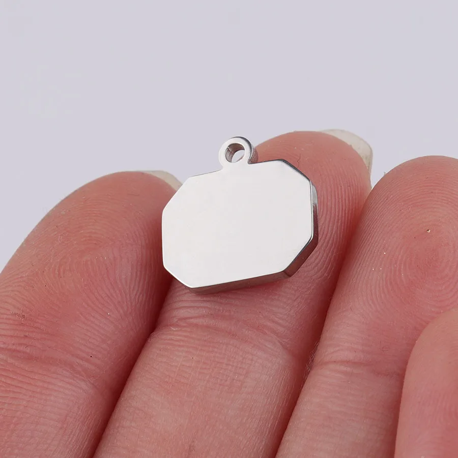 10703872490_1530176299