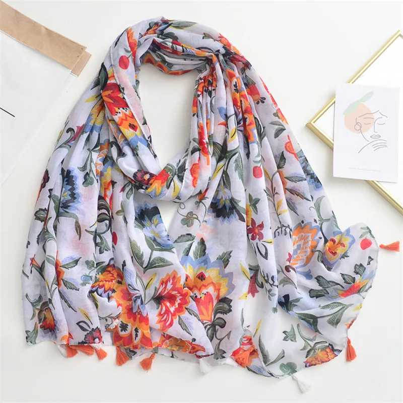 2021 Design Brand Women Thin Scarf Fashion Lovely Floral Tassel Viscose Shawl Spring Autumn Warm Wrap Hijabs Lady Pashmina Stole 2021 new brand summer women viscose scarf fashion polka floral silk scarves cotton winter shawl lady pashmina bandana foulard