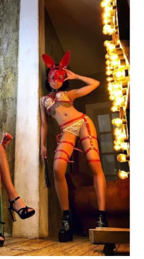 Сексуальный Хэллоуин маскарад длинные уши кроликов Половина маска бандаж вечерние украшение для костюмированного представления маски - Цвет: Красный