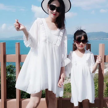 

2020 New White Loose Family Dress Mother Daughter Matching Clothes Summer Beautiful Mom Daughter Family Outfits