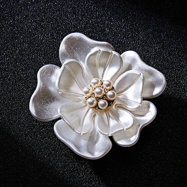  Flower Brooch Pearl Corsage Temperament Pins Costume  Accessories: Clothing, Shoes & Jewelry