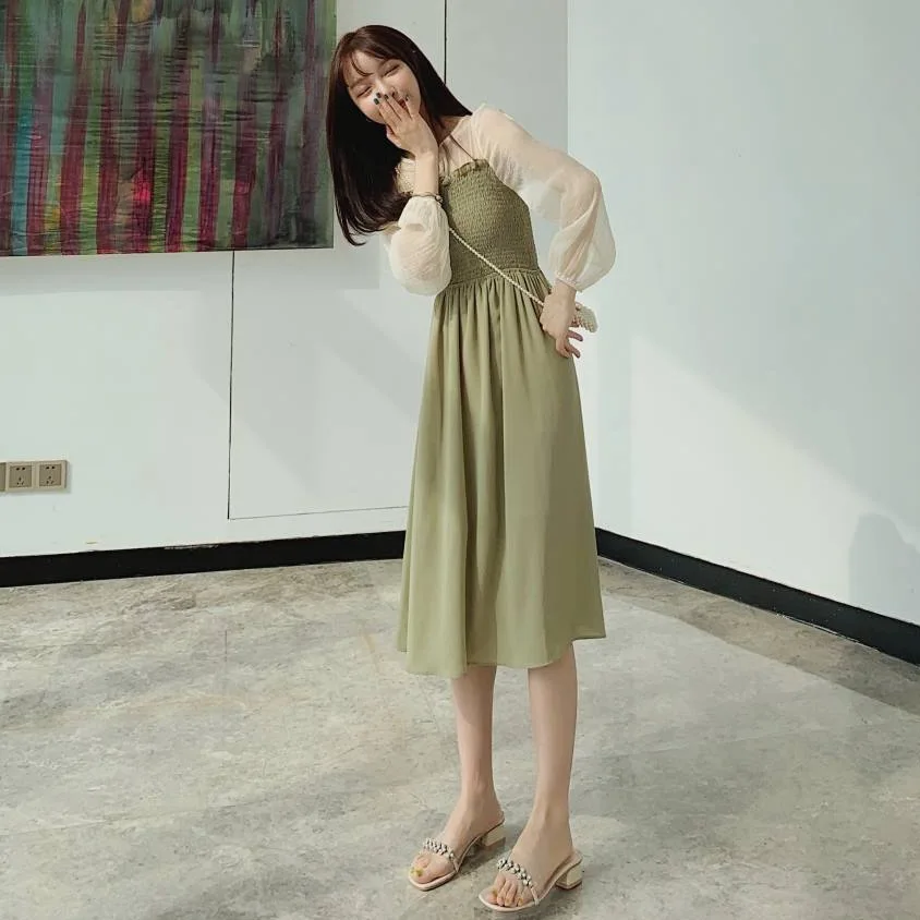 

Photo Shoot Super Was Thin INS Retro Pleated High-waisted Hepburn Wind Matcha Green Mock Two-Piece Lantern Sleeve Big Hemline Dr