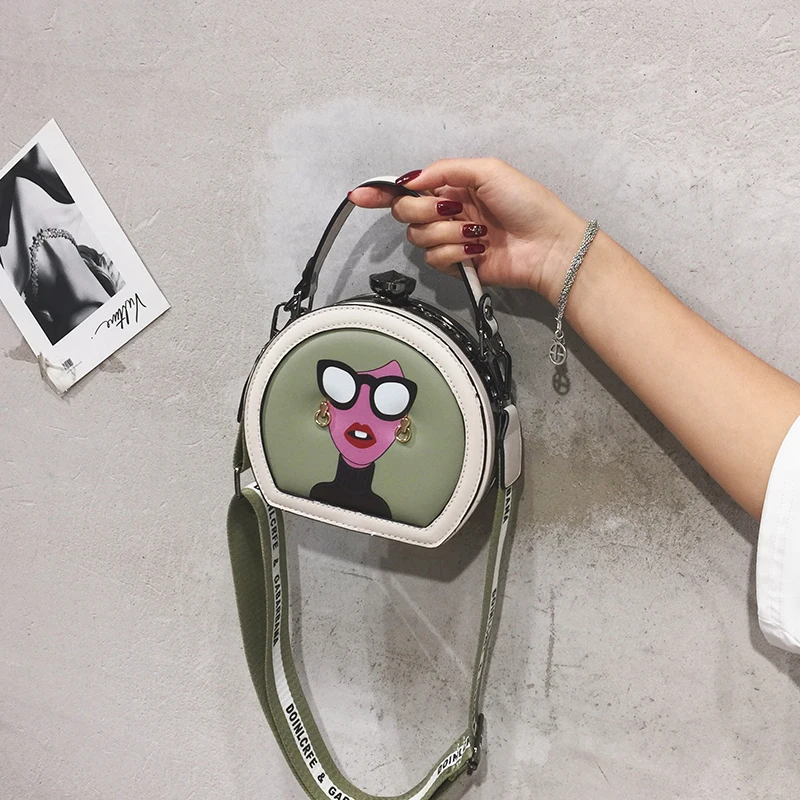 

2019 Fashion Leather Circular Crossbody Bags For Women With Wide Shoulder Strap PU Leather Cartoon Shoulder Bag Bolsa Feminina
