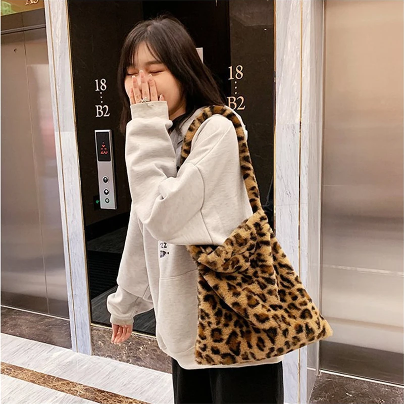 Women Lamb Like Fabric Shoulder Bag Autumn Winter Plush Cartoon Bear Handbags Large Capacity Shopping Bags Girls Cute School Bag