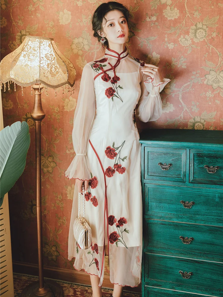 Cream apricot heavy industry rose embroidery improved cheongsam two-piece dress over pricing