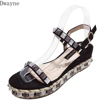 

2020 new fashion colorful rivet straw muffin thick bottom slope with a word buckle strap sandals women