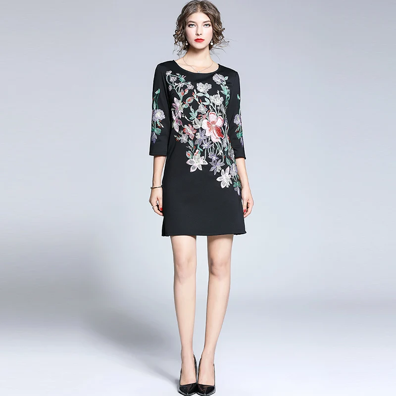 Autumn Woman Floral Embroidered Dress O-neck Female Loose A-line Mini Dresses Thick Black Embroidery Party Dresses - Цвет: Черный