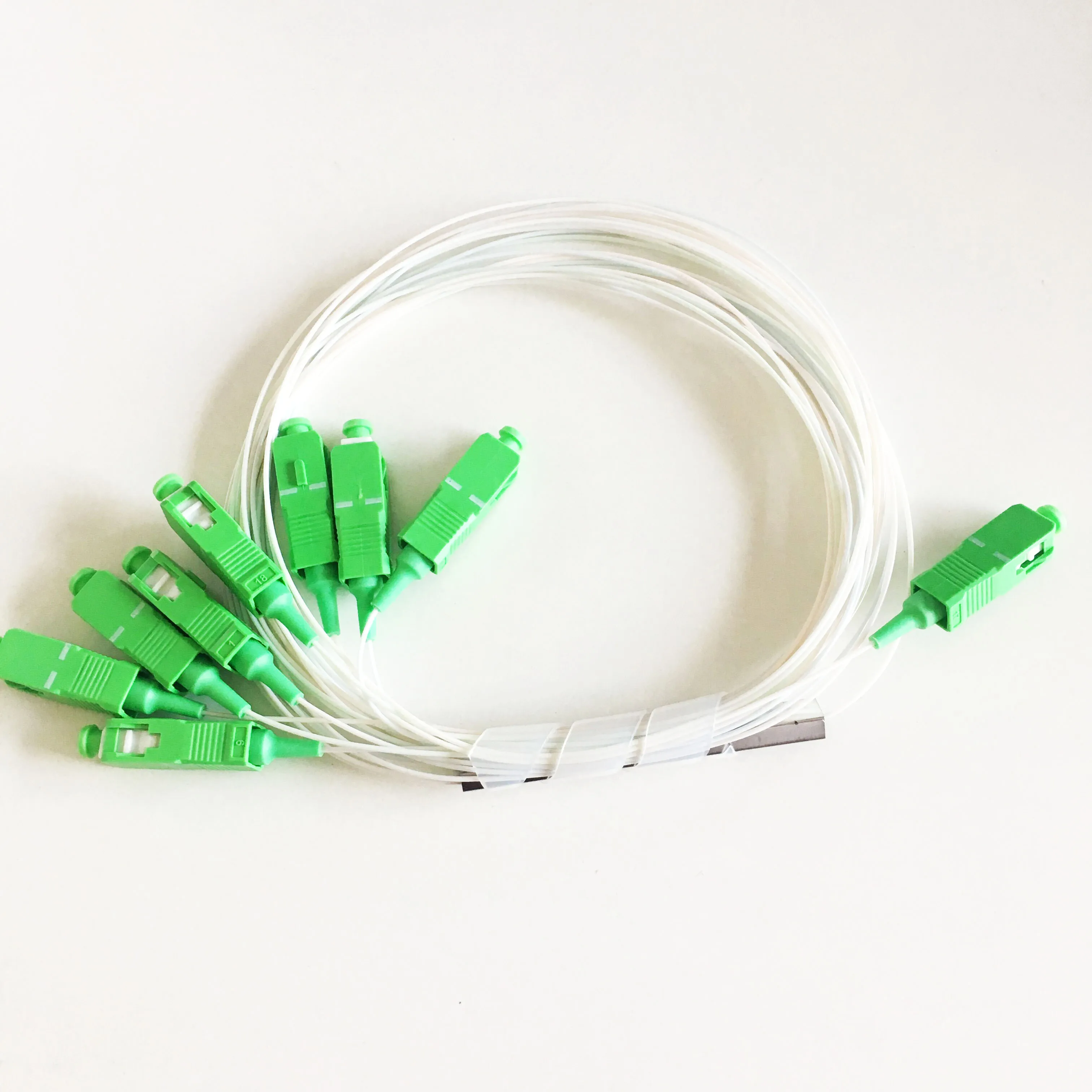 ПЛК-Сплиттер оптоволоконный опциональный зеленый-синий-соединитель G657A1 1x8 APC/UPC 50