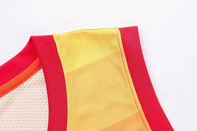 UTB8En1SKOaMiuJk43PTq6ySmXXa7