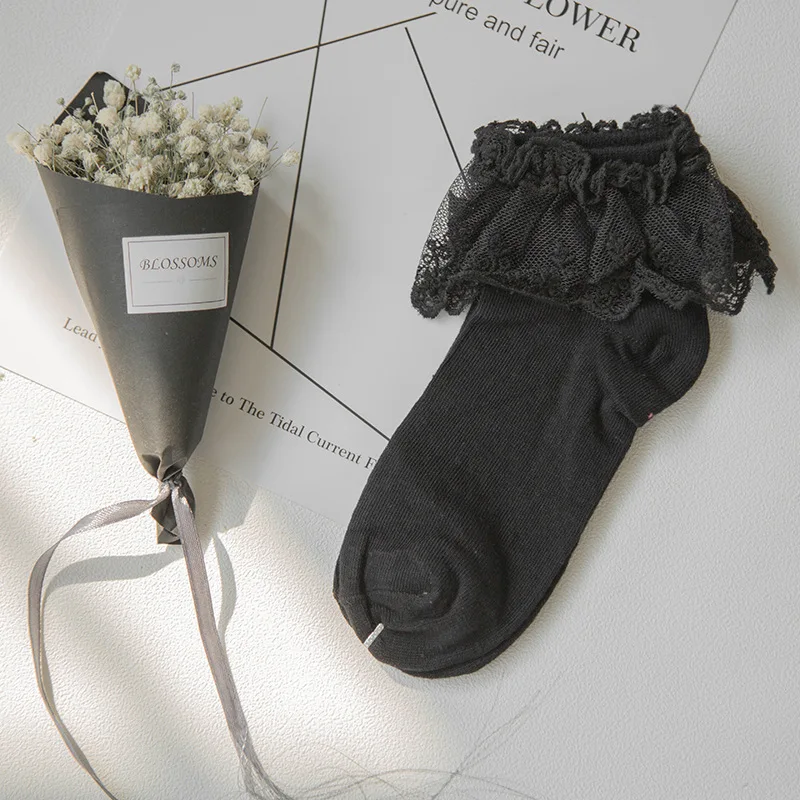 Женские милые кружевные короткие носки в стиле Харадзюку в стиле ретро хлопковые носки принцессы с рюшами в стиле Лолиты Мягкие Удобные однотонные носки до щиколотки для девочек - Цвет: Черный