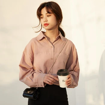 

Will fall on the new solid color cotton and linen texture rendering shirt