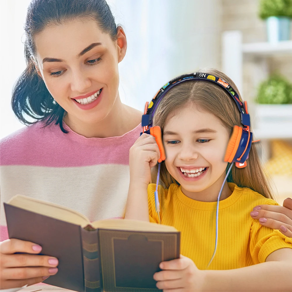 Wired Headphone With Microphone Girls boys Music Stereo Earphone Computer Gamer Children Earphone Foldable Headset Kids Gift