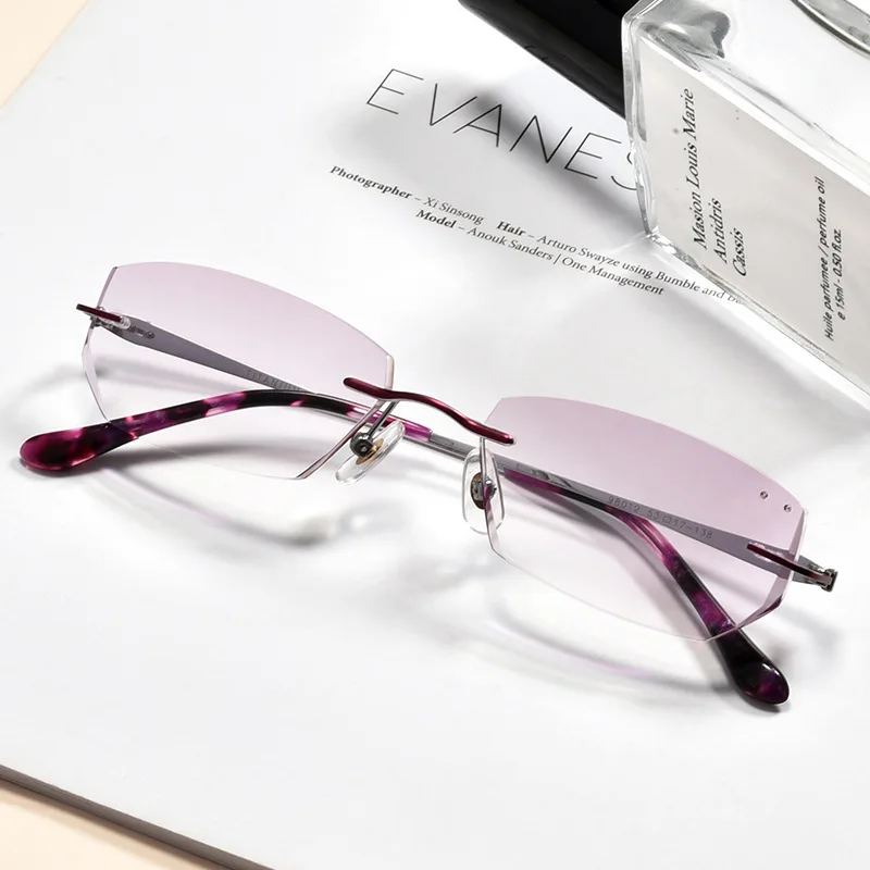 

Diamond Trim Glasses Frame Myopia Women's Ultra-Light Pure Titanium Frameless Trim Gradient Color Glasses Factory 98012