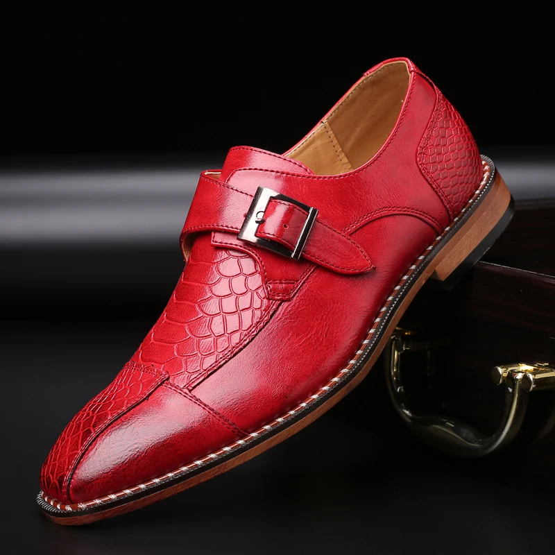 Мужские свадебные модельные туфли; модель года; Роскошные туфли на плоской подошве с пряжкой и узором «крокодиловая кожа»; модные дизайнерские туфли для торжеств; большие размеры 38-48 - Цвет: red