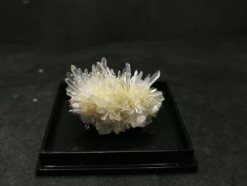 

5.2gNatural water crystal group flower, fine mineral crystal ore specimen box