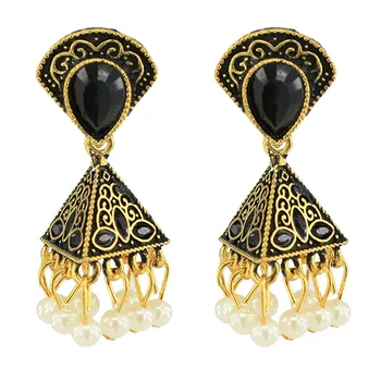 

New Ins Indian Gold Handmade Beads White Engraved Flower Triangle Thailand Piercing Earrings Korean Fashion Party Jewelry Bijoux