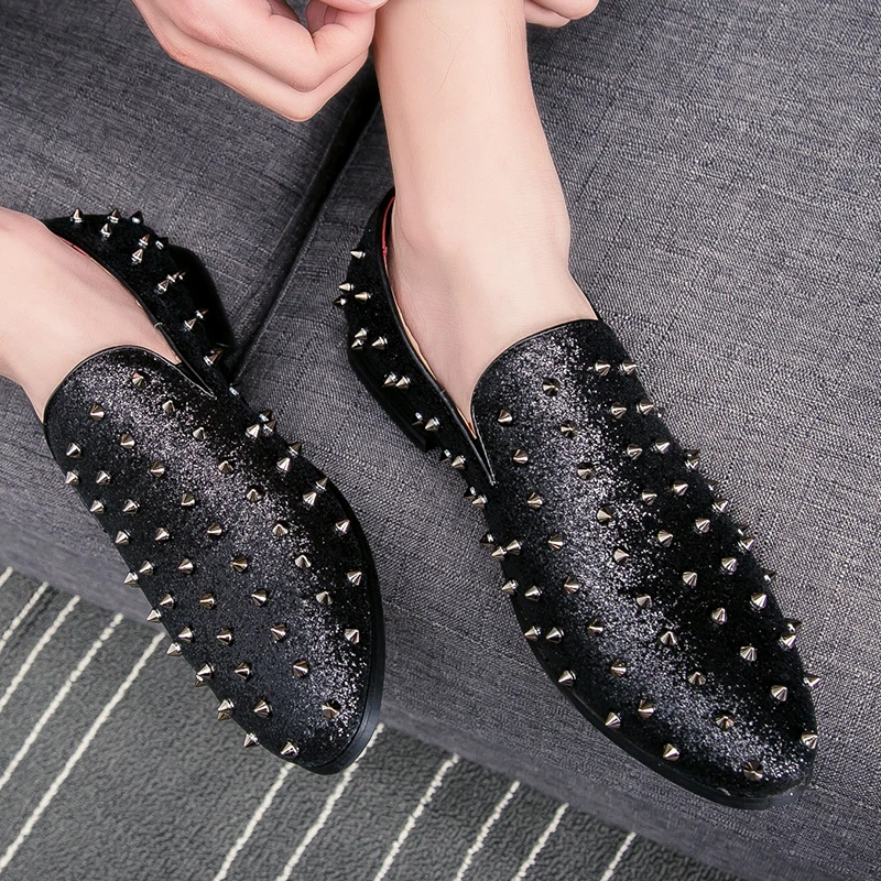

2019 Fashion Men dress shoes PUNK rivet Rhinestone Black Party Wedding Shoes Pointed toe flats Driving Shoes Loafers