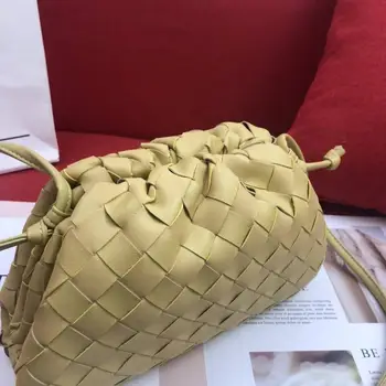

2020 New Fashion Women Genuine Luxury Leather Handbag High Quality Weaving Clouds Dumplings Clutch Bag Female Shoulde Bag