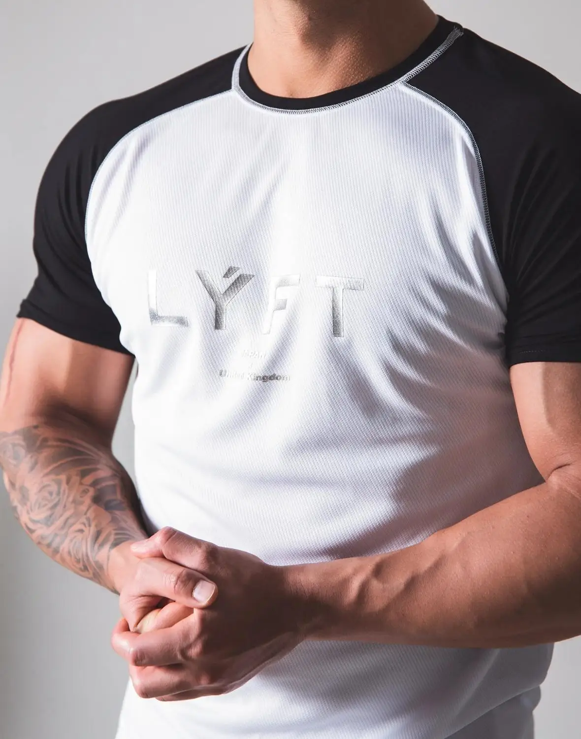 JAPAN Gym Fitness T Shirt Men Running Sport T-shirt Short Sleeve Slim Fit Shirt Tee Top Male Bodybuilding Workout Brand Clothing 3