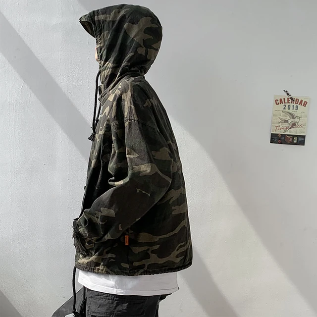 Camouflage hoodie with hip hop look