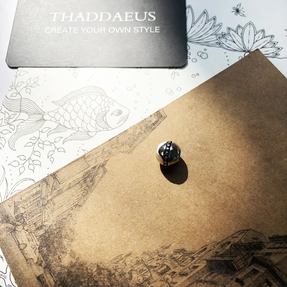 Бусины в форме двойного конуса красивые прямые на подкладке серебряные бусины