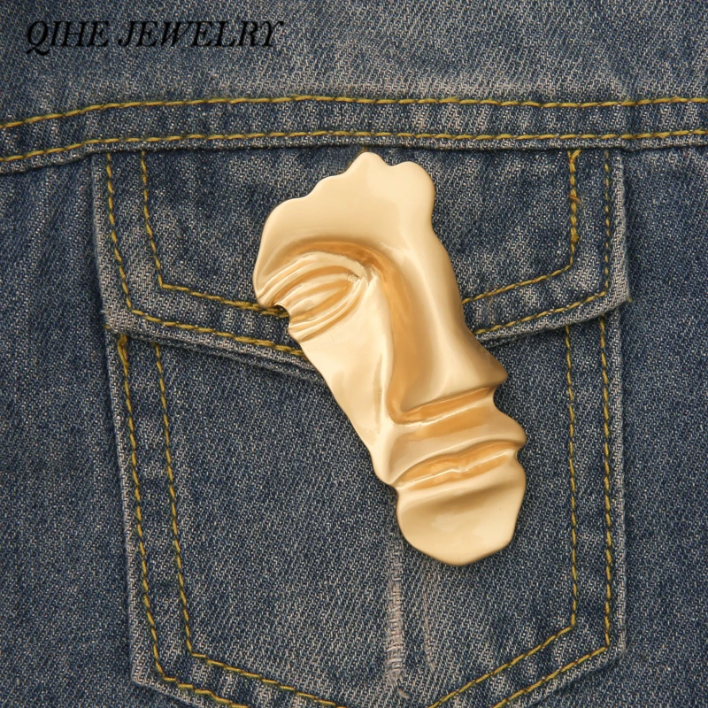 

QIHE JEWELRY Human Face Pin Half Break Serious Face Enamel Lapel pin Gold Brooches Denim Jeans Bags Jewelry Gift For Friends
