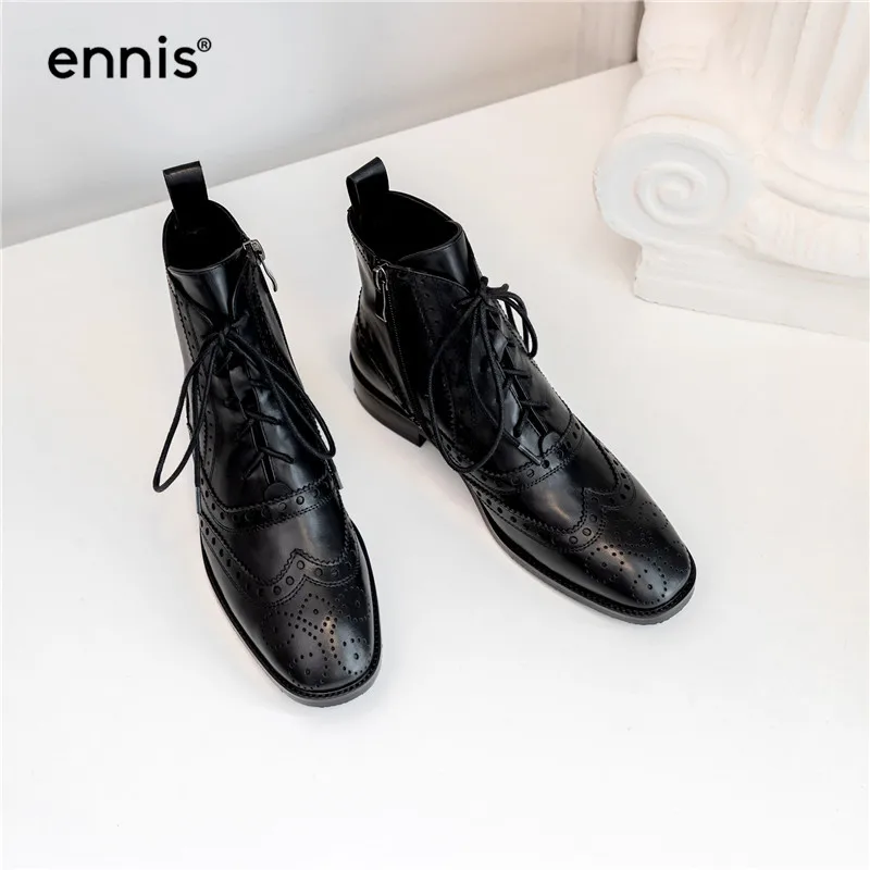 ENNIS/Новинка; черные ботинки с перфорацией типа «броги»; женские ботильоны martin; ботинки из натуральной кожи на плоской подошве со шнуровкой; женская брендовая обувь; сезон осень-зима; A9382
