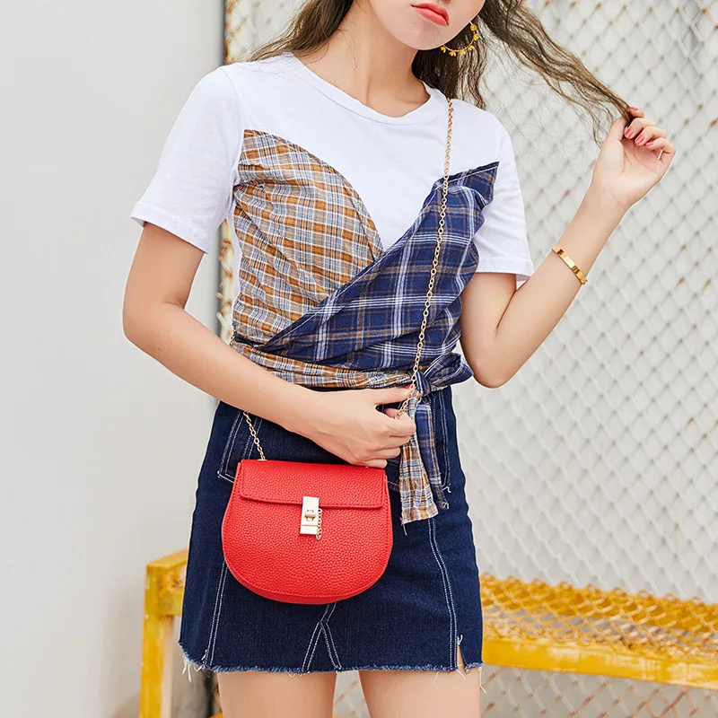 

2019 Japanese Korean New Style Bag Fashion Lock Shoulder WOMEN'S Bag Cool Chain Mobile Phone Small round Bag Bags