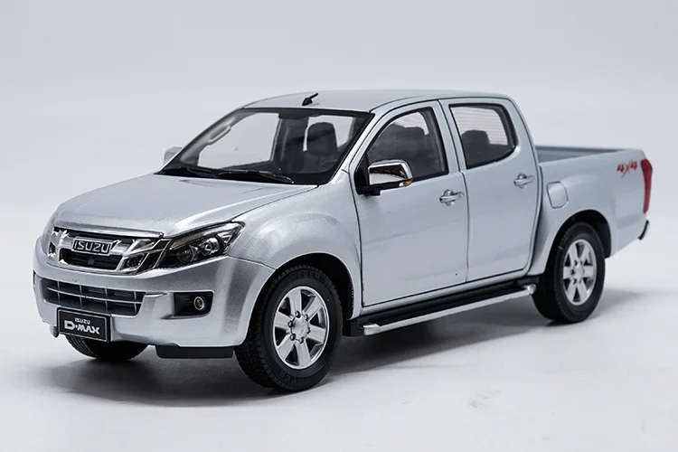 Авторизованный подлинный 1:18 Isuzu D-MAX пикап Модель литья под давлением игрушечный грузовик модель для Рождественский подарок - Цвет: Silver