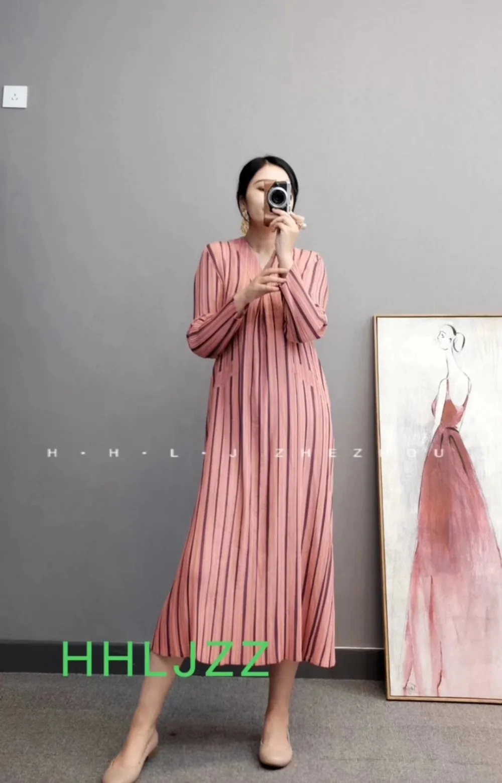 Горячая Распродажа Miyake модное Полосатое платье с длинным рукавом и v-образным вырезом длинное платье