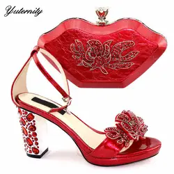 Новейший стиль; женская элегантная обувь с сумочкой в комплекте; итальянский комплект из туфель на высоком каблуке со стразами и сумочки