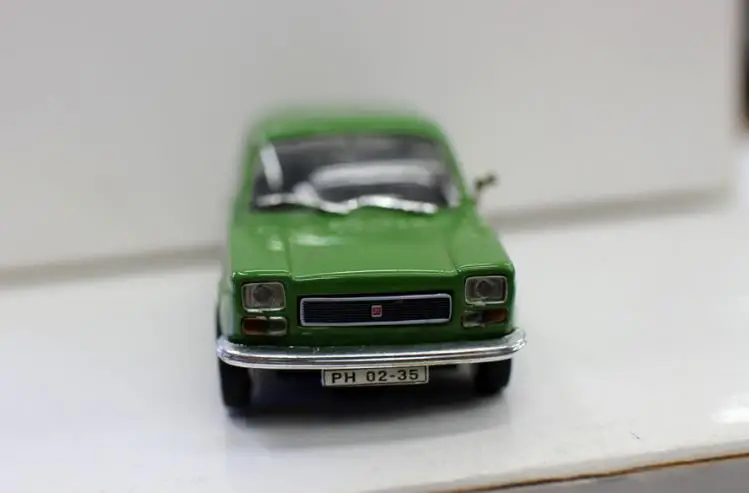 1:43 Fiat 127P Модель автомобиля из сплава, высокая модель игрушечной машины для детей, автомобиль с функцией такси