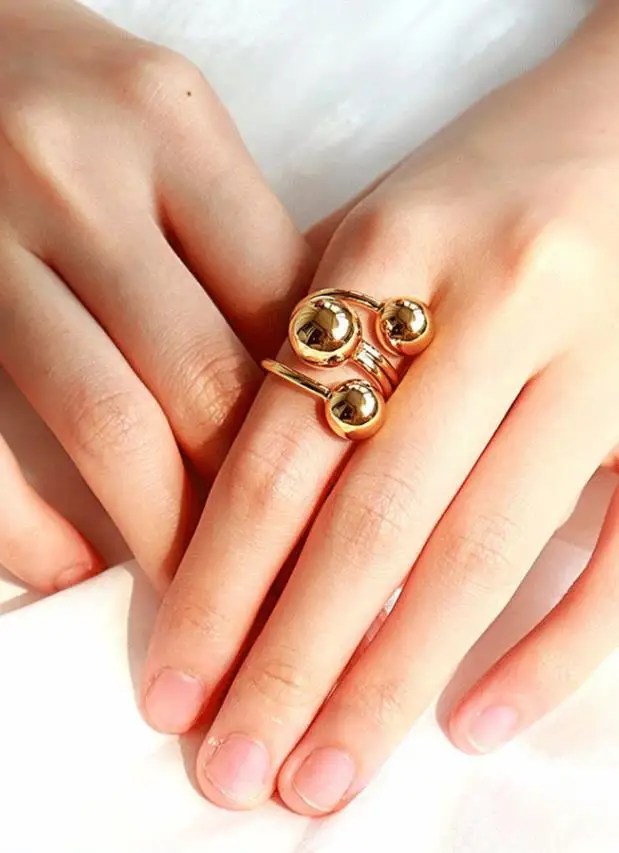 HUANZHI преувеличенные золотые цветные металлические круглые Открытые Кольца простые конструкции Геометрические кольца для женщин вечерние ювелирные изделия