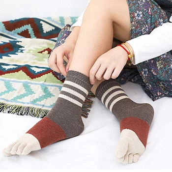 

3pairs Winter Casual Spring Running Absorb Sweat Color Matching Autumn Mini Crew Outdoor Sport Adults Women Socks Five Fingers
