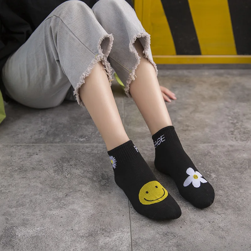 Забавные женские носки Daisy Happy корейский Носок черные Chaussettes Femme Calcetines Tobilleros Negro