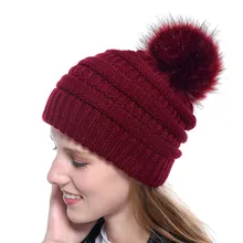 Зимние женские вязаные шапки для девочек, модная теплая искусственная шапка с меховым помпоном, женские шапочки, однотонные Женские повседневные Лыжные шапки