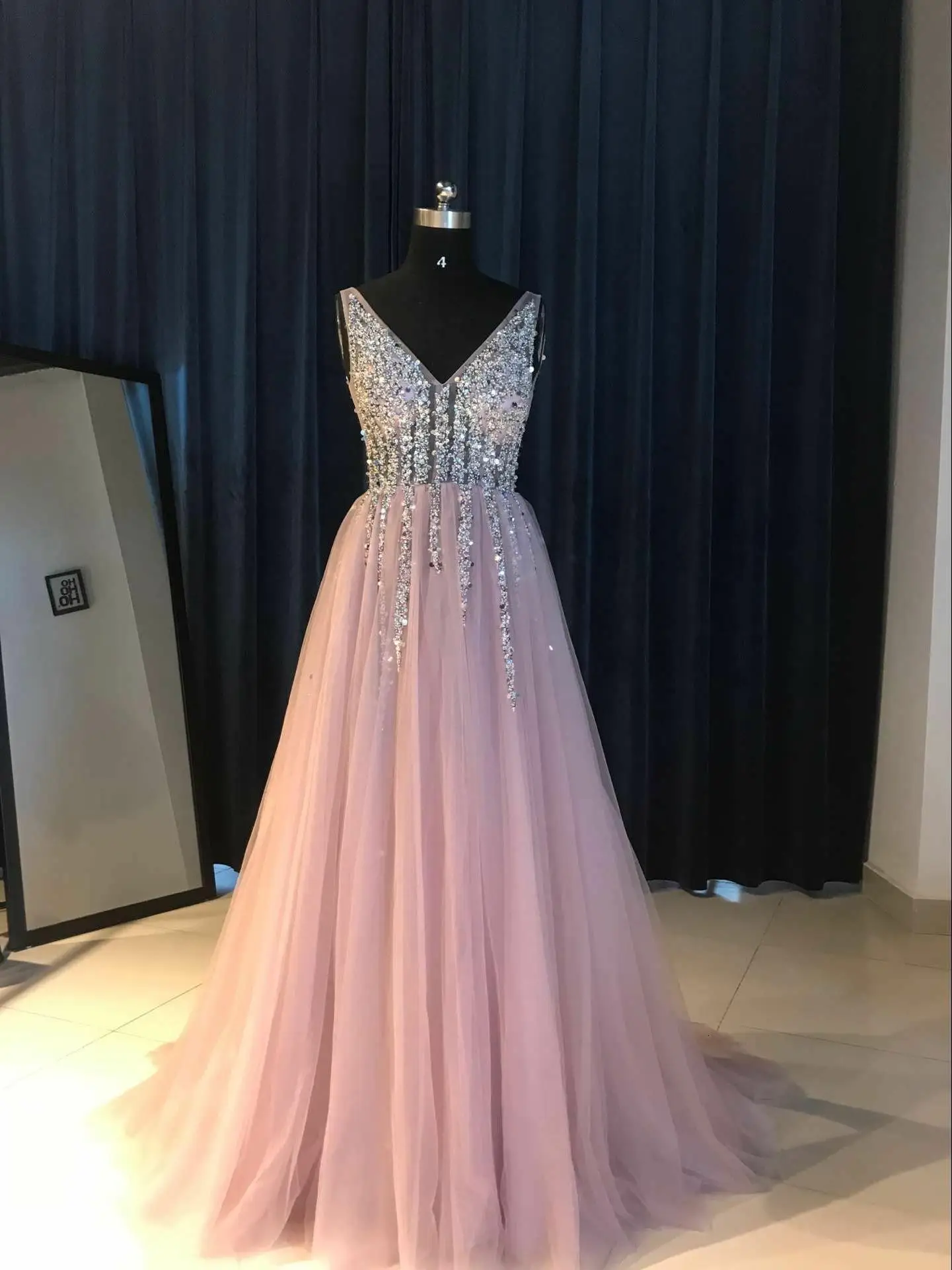 BacklakeGirls Sexy V Neck Tulle Beaded Sequined Evening Dress Sleeveless Backless Split Joint Abendkleider Lange Kristall - Цвет: Light purple