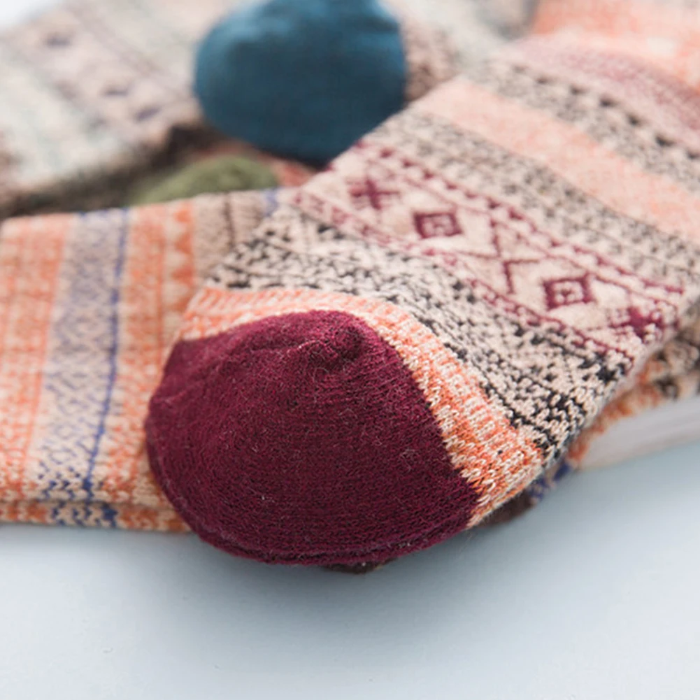 5 Pairs Floral Adults Keep Warm Middle Tube Breathable Socks Thermal Autumn Winter Striped Retro Christmas Artificial Wool Soft