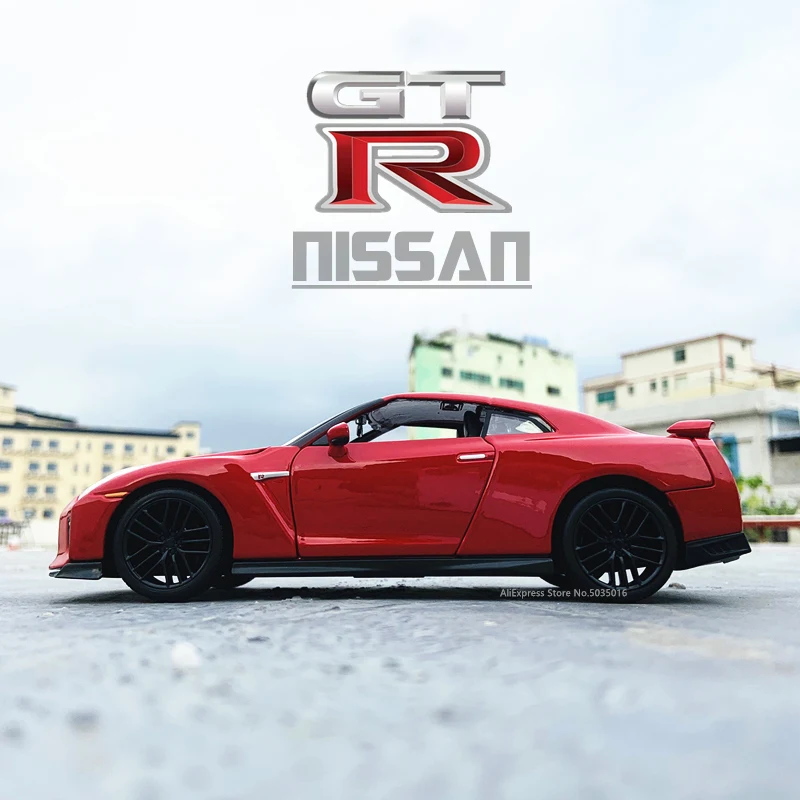 Модель автомобиля из сплава Bburago 1:24 2017 Nissan GTR декоративная коллекция игрушечные