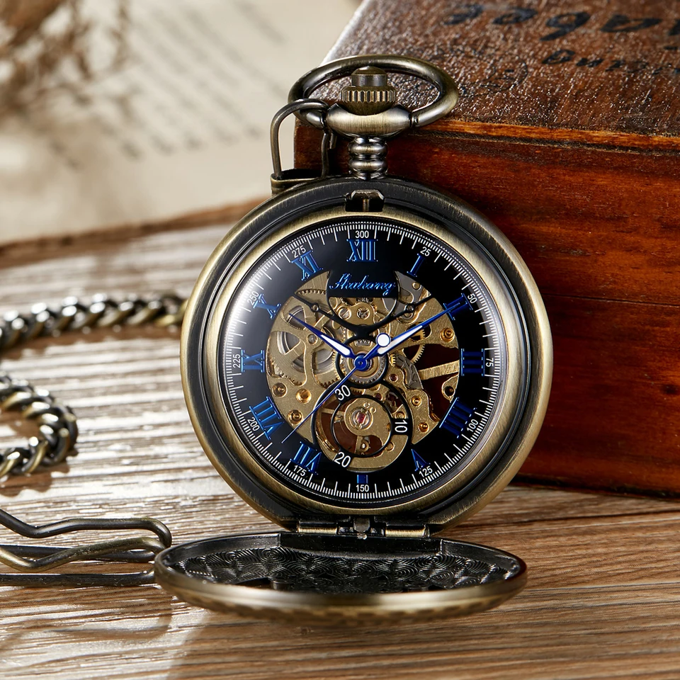 Orologio da Tasca Meccanico Steampunk da Uomo con Quadrante Scheletrato Blu con Numeri Romani, Cassa Nera in Lega e Carica Manuale con Catena Fob