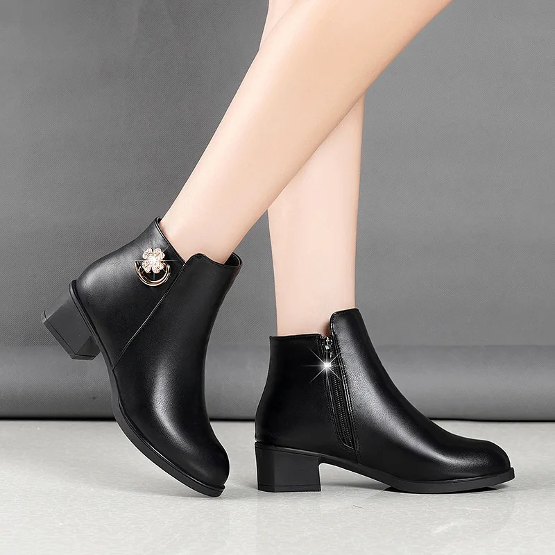 

2019 Autumn And Winter New Style Middle-aged Low Heel Shoes Soft Bottom Short Boots Chunky Heel Martin Boots Women's Winter Shoe