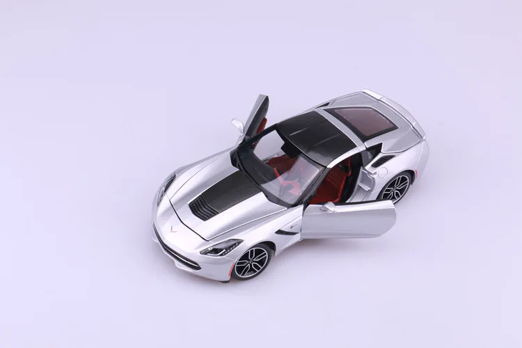1:18 Высокая литая модель машины модель Chevrolet Corvette hardcover модель автомобиля для детей Подарки