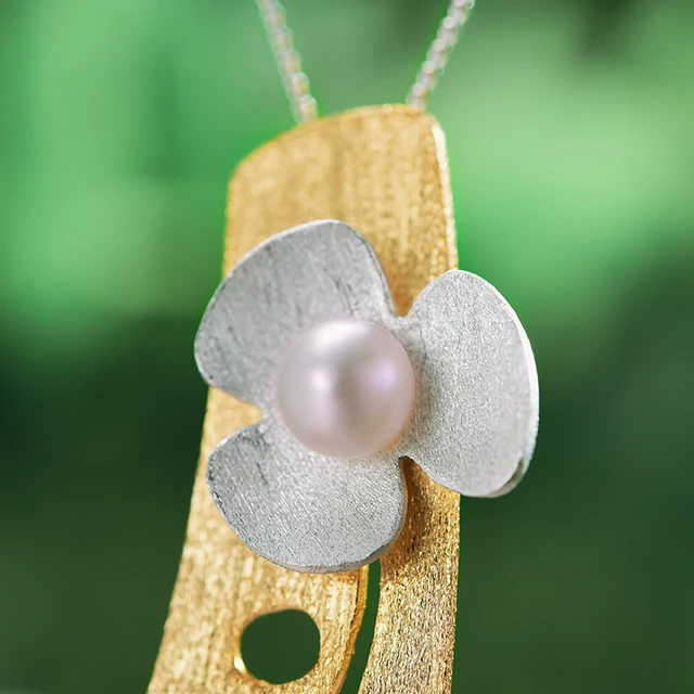 Fresh Clover Flower Silver Pendant - Image 3