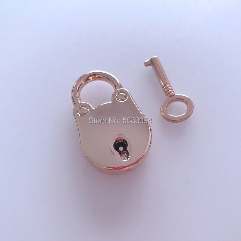 Рисунок 3 - Античный латунный навесной замок Ivoduff