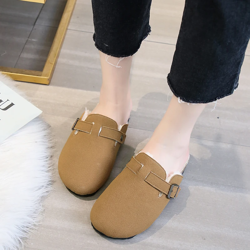 Женская обувь; коллекция года; повседневные женские шлепанцы на низком каблуке с закрытым носком; меховые Вьетнамки; женские лоферы; Роскошные Плюшевые туфли без задника на плоской подошве; Новинка