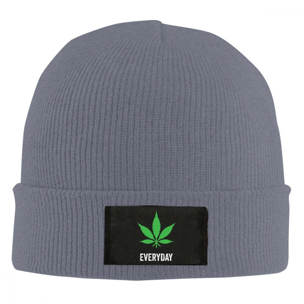 Weed Leaf Black Beanie Men's Women's Winter Warm Ski Skull Cap Knitted hat