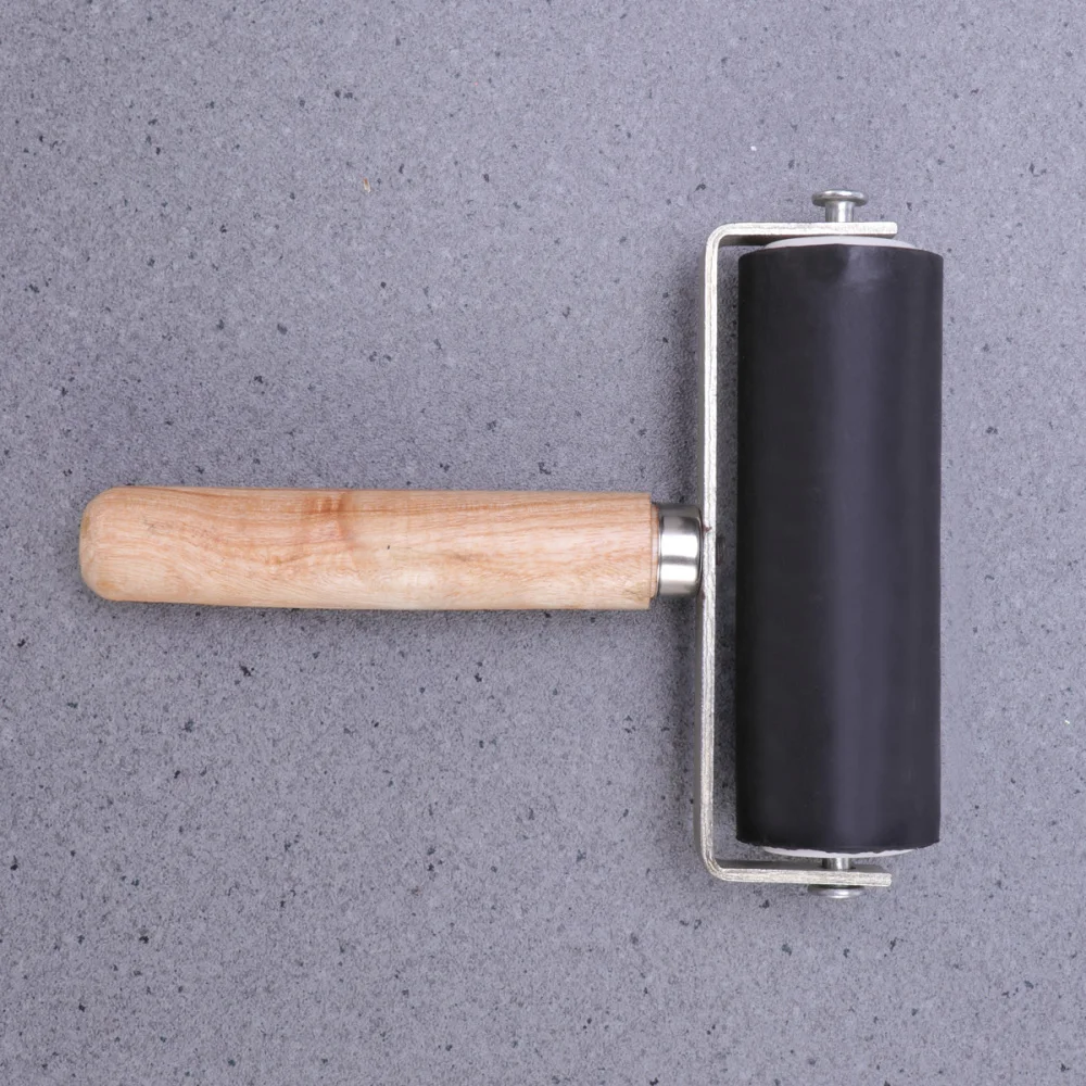 Рисунок 4 - Резиновый ролик Brayer печать крафт